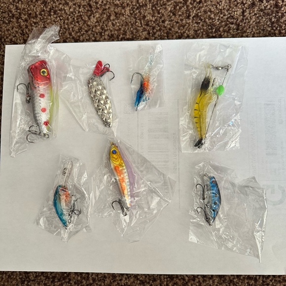 Vibrant Fishing Lure Collection - Gold, Silver, Green, Orange - Picture 5 of 7